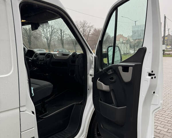 Белый Рено Мастер, объемом двигателя 2.3 л и пробегом 239 тыс. км за 17200 $, фото 20 на Automoto.ua