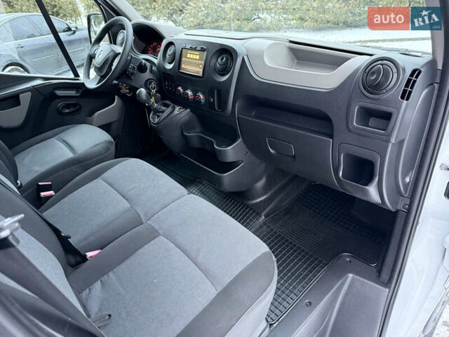 Белый Рено Мастер, объемом двигателя 2.3 л и пробегом 280 тыс. км за 17500 $, фото 55 на Automoto.ua