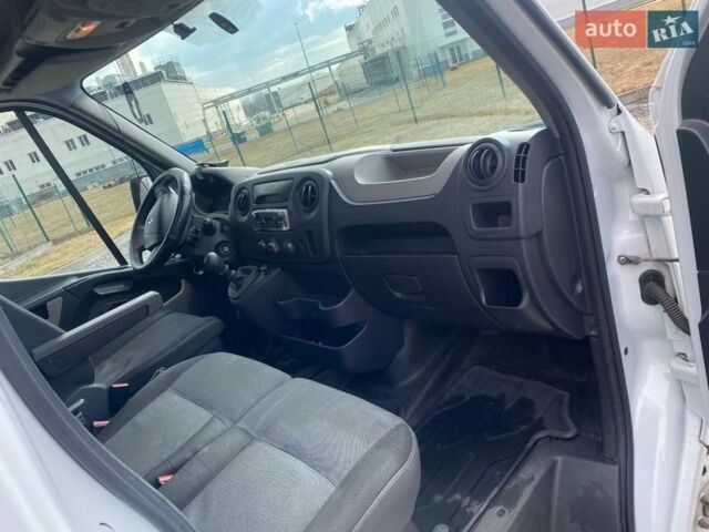 Белый Рено Мастер, объемом двигателя 2.3 л и пробегом 409 тыс. км за 14935 $, фото 17 на Automoto.ua