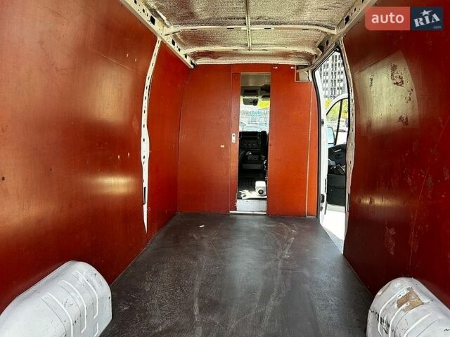 Белый Рено Мастер, объемом двигателя 2.3 л и пробегом 235 тыс. км за 15500 $, фото 13 на Automoto.ua