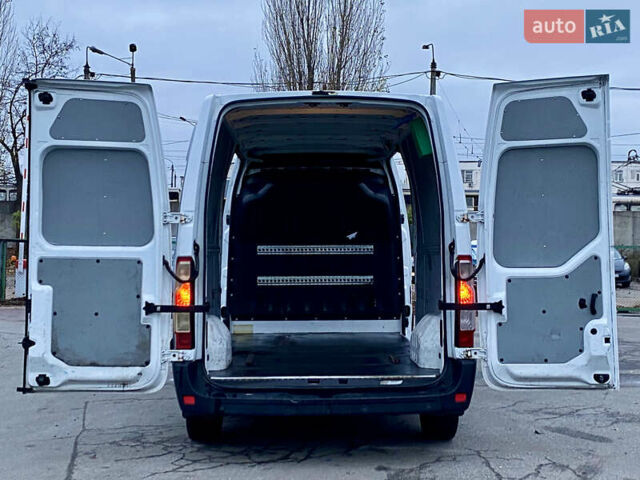 Белый Рено Мастер, объемом двигателя 2.3 л и пробегом 378 тыс. км за 13700 $, фото 9 на Automoto.ua