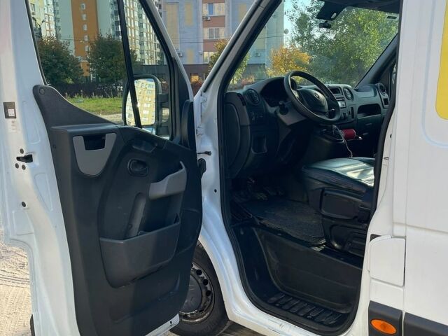 Белый Рено Мастер, объемом двигателя 2.3 л и пробегом 380 тыс. км за 15800 $, фото 10 на Automoto.ua