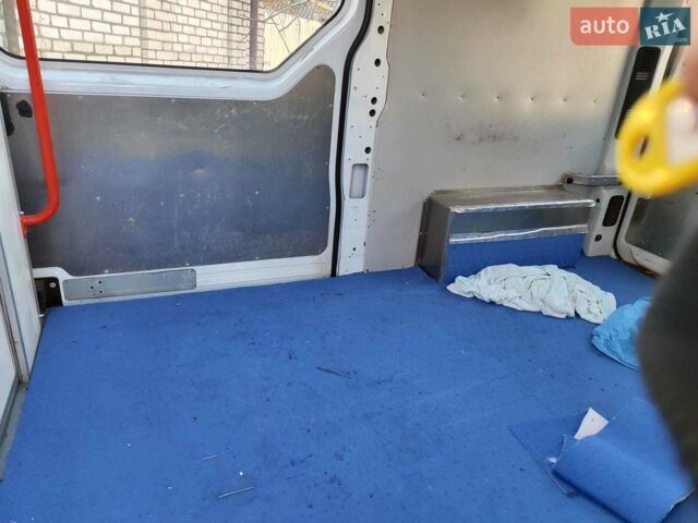 Белый Рено Мастер, объемом двигателя 2.4 л и пробегом 187 тыс. км за 13200 $, фото 6 на Automoto.ua