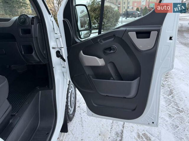 Белый Рено Мастер, объемом двигателя 2.3 л и пробегом 280 тыс. км за 17500 $, фото 46 на Automoto.ua