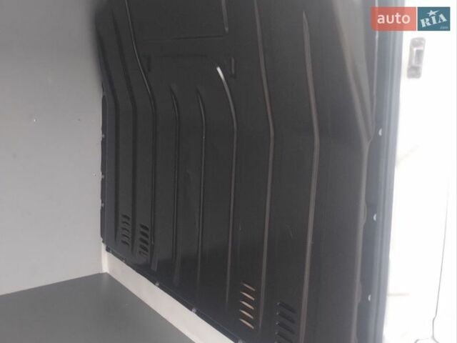 Белый Рено Мастер, объемом двигателя 2.3 л и пробегом 204 тыс. км за 16900 $, фото 21 на Automoto.ua