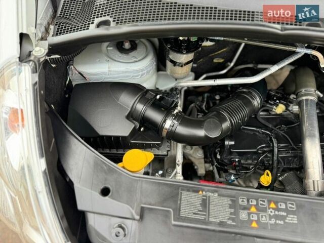 Белый Рено Мастер, объемом двигателя 2.3 л и пробегом 204 тыс. км за 23500 $, фото 80 на Automoto.ua