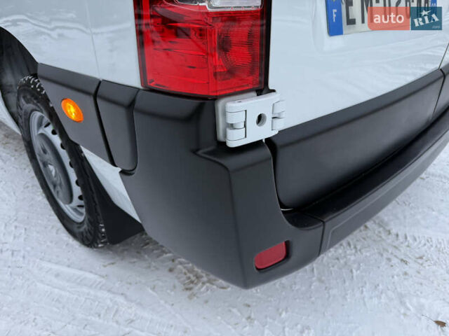 Белый Рено Мастер, объемом двигателя 2.3 л и пробегом 280 тыс. км за 17500 $, фото 10 на Automoto.ua