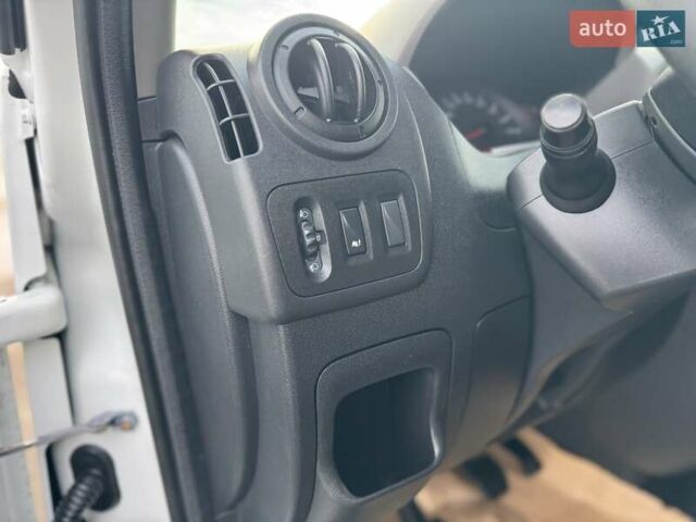 Білий Рено Мастєр, об'ємом двигуна 2.3 л та пробігом 187 тис. км за 16900 $, фото 23 на Automoto.ua