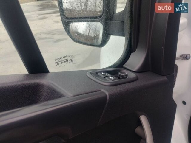 Белый Рено Мастер, объемом двигателя 2.3 л и пробегом 204 тыс. км за 16900 $, фото 11 на Automoto.ua