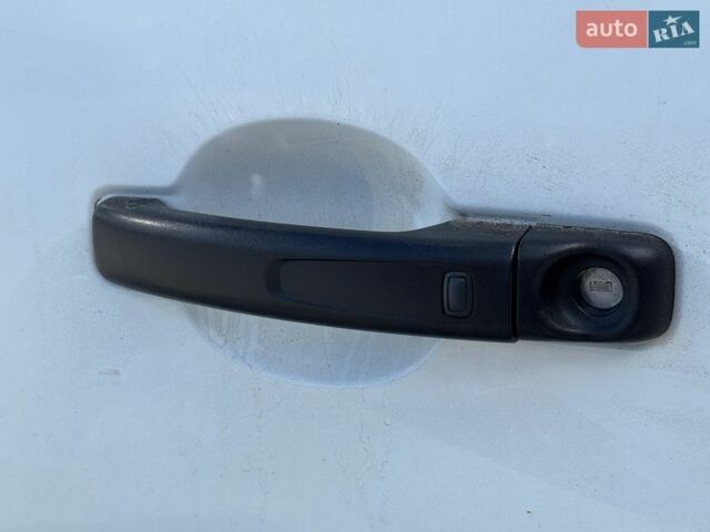 Белый Рено Мастер, объемом двигателя 2.3 л и пробегом 294 тыс. км за 15340 $, фото 12 на Automoto.ua