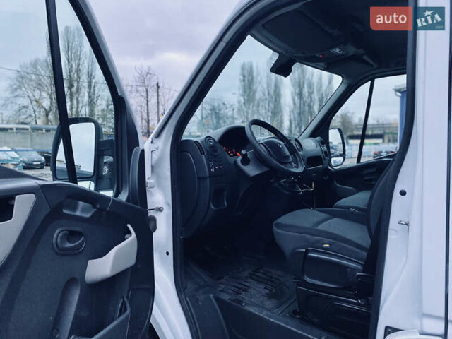 Белый Рено Мастер, объемом двигателя 2.3 л и пробегом 378 тыс. км за 13700 $, фото 15 на Automoto.ua