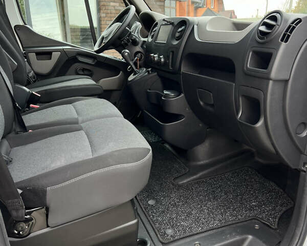 Білий Рено Мастєр, об'ємом двигуна 2.3 л та пробігом 360 тис. км за 17500 $, фото 22 на Automoto.ua