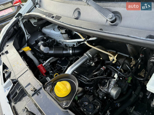 Белый Рено Мастер, объемом двигателя 2.3 л и пробегом 250 тыс. км за 15800 $, фото 23 на Automoto.ua