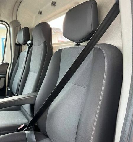 Белый Рено Мастер, объемом двигателя 2.3 л и пробегом 294 тыс. км за 15800 $, фото 14 на Automoto.ua