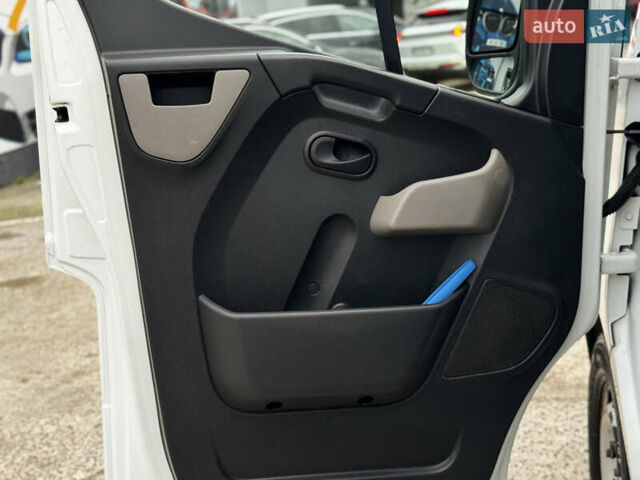 Білий Рено Мастєр, об'ємом двигуна 2.3 л та пробігом 80 тис. км за 16999 $, фото 12 на Automoto.ua