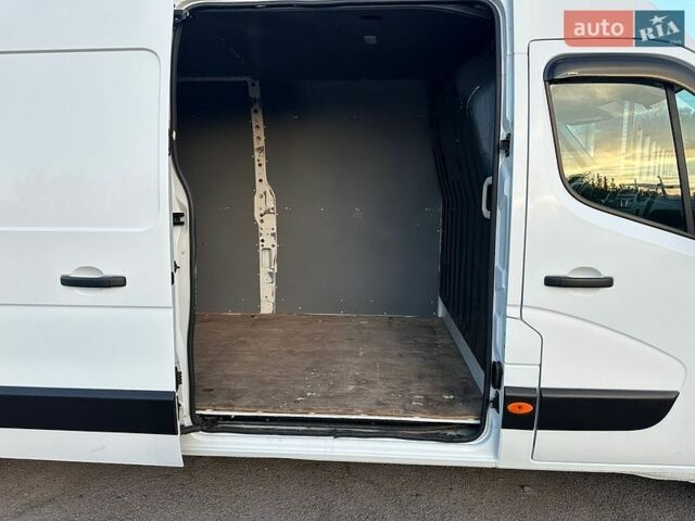 Белый Рено Мастер, объемом двигателя 2.3 л и пробегом 416 тыс. км за 12500 $, фото 18 на Automoto.ua