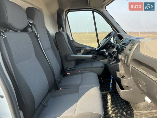 Білий Рено Мастєр, об'ємом двигуна 2.3 л та пробігом 247 тис. км за 17600 $, фото 9 на Automoto.ua