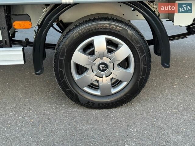 Белый Рено Мастер, объемом двигателя 2.3 л и пробегом 203 тыс. км за 15900 $, фото 40 на Automoto.ua