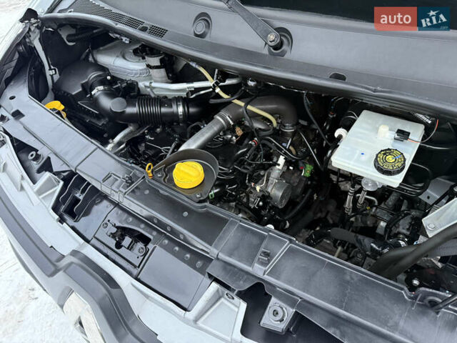 Белый Рено Мастер, объемом двигателя 2.3 л и пробегом 280 тыс. км за 17500 $, фото 96 на Automoto.ua