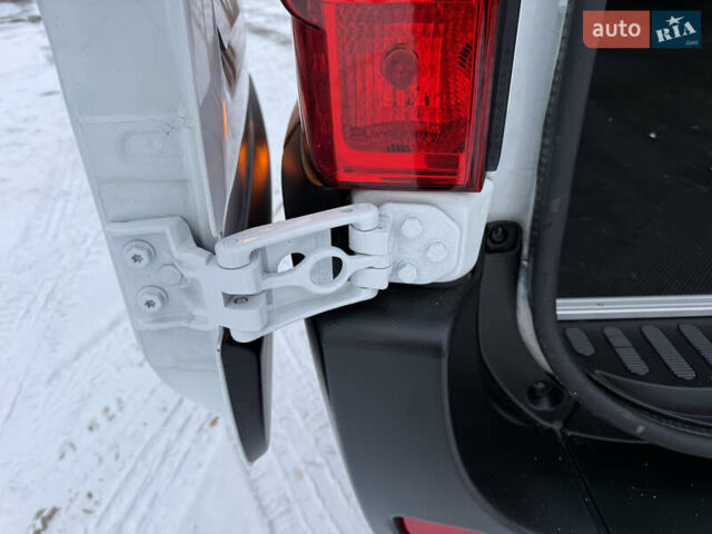 Белый Рено Мастер, объемом двигателя 2.3 л и пробегом 280 тыс. км за 17500 $, фото 67 на Automoto.ua