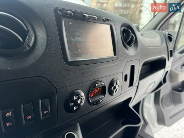 Білий Рено Мастєр, об'ємом двигуна 2.3 л та пробігом 215 тис. км за 18900 $, фото 23 на Automoto.ua