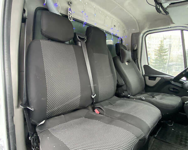 Белый Рено Мастер, объемом двигателя 2.3 л и пробегом 436 тыс. км за 16999 $, фото 17 на Automoto.ua