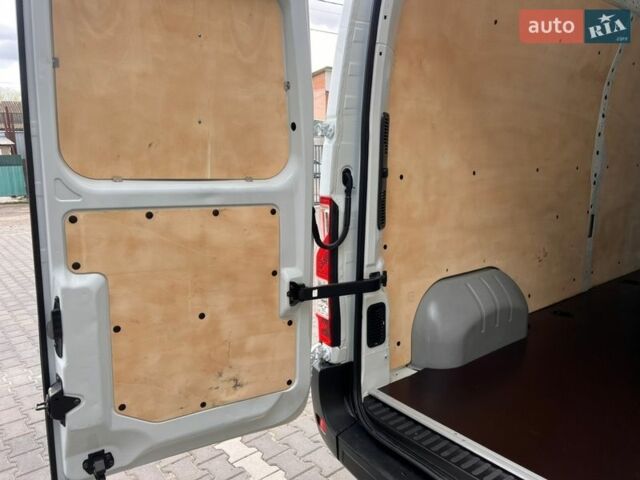 Белый Рено Мастер, объемом двигателя 2.3 л и пробегом 218 тыс. км за 16500 $, фото 24 на Automoto.ua