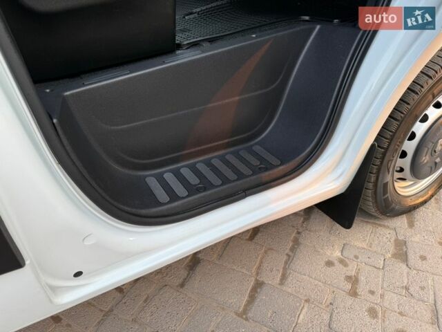 Білий Рено Мастєр, об'ємом двигуна 2.3 л та пробігом 262 тис. км за 16500 $, фото 66 на Automoto.ua