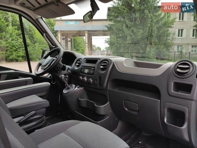 Белый Рено Мастер, объемом двигателя 2.3 л и пробегом 208 тыс. км за 14400 $, фото 29 на Automoto.ua