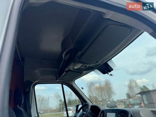 Белый Рено Мастер, объемом двигателя 2.3 л и пробегом 187 тыс. км за 16600 $, фото 60 на Automoto.ua