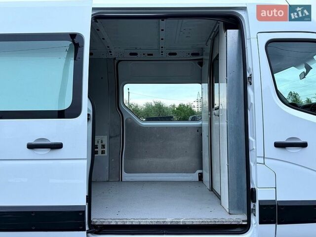 Белый Рено Мастер, объемом двигателя 2.3 л и пробегом 208 тыс. км за 14800 $, фото 12 на Automoto.ua