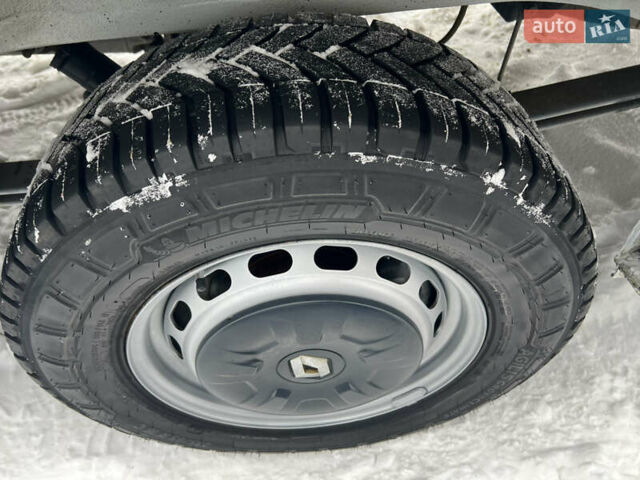 Білий Рено Мастєр, об'ємом двигуна 0 л та пробігом 250 тис. км за 17900 $, фото 43 на Automoto.ua