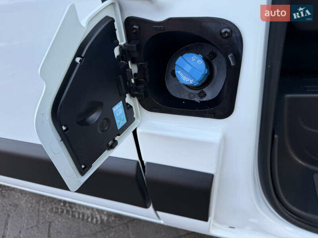 Белый Рено Мастер, объемом двигателя 2.3 л и пробегом 292 тыс. км за 16500 $, фото 60 на Automoto.ua