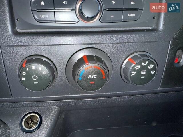 Белый Рено Мастер, объемом двигателя 2.3 л и пробегом 290 тыс. км за 17799 $, фото 29 на Automoto.ua