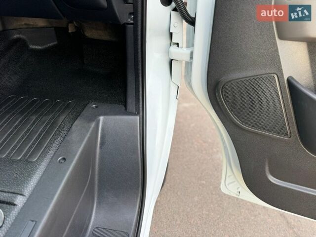 Белый Рено Мастер, объемом двигателя 2.3 л и пробегом 204 тыс. км за 23500 $, фото 57 на Automoto.ua