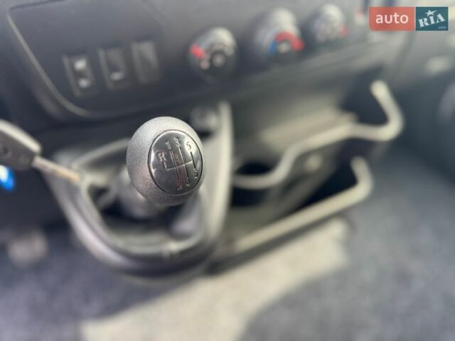 Белый Рено Мастер, объемом двигателя 2.3 л и пробегом 187 тыс. км за 16600 $, фото 31 на Automoto.ua