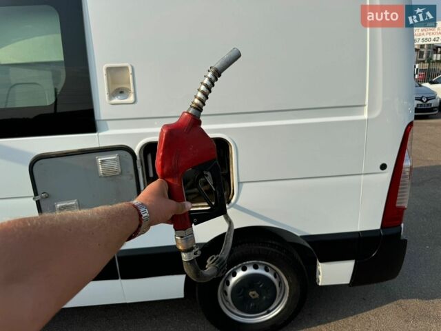 Белый Рено Мастер, объемом двигателя 2.3 л и пробегом 128 тыс. км за 23500 $, фото 70 на Automoto.ua