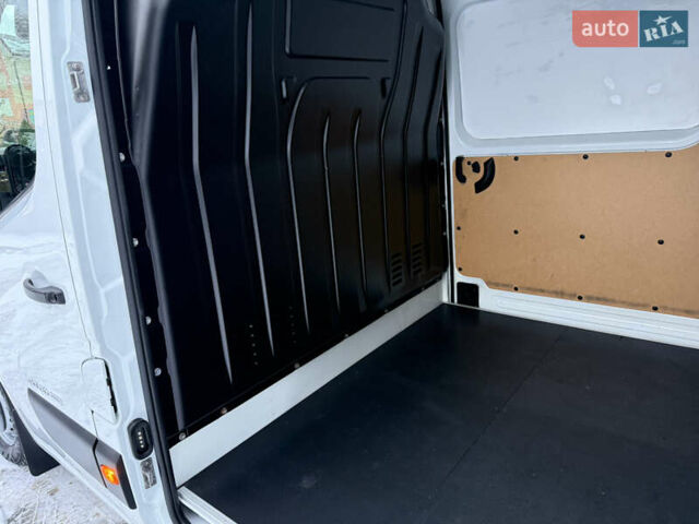 Белый Рено Мастер, объемом двигателя 2.3 л и пробегом 280 тыс. км за 17500 $, фото 84 на Automoto.ua