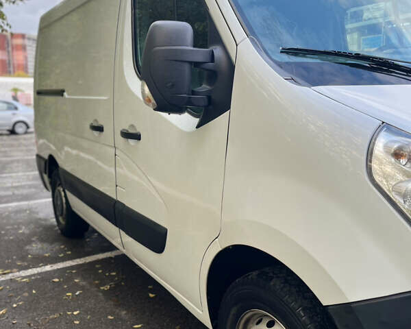 Белый Рено Мастер, объемом двигателя 2.3 л и пробегом 425 тыс. км за 12800 $, фото 3 на Automoto.ua