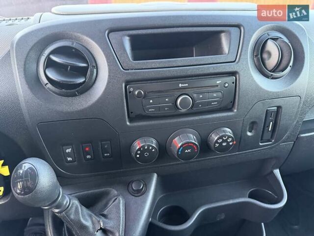 Білий Рено Мастєр, об'ємом двигуна 2.3 л та пробігом 253 тис. км за 18950 $, фото 35 на Automoto.ua