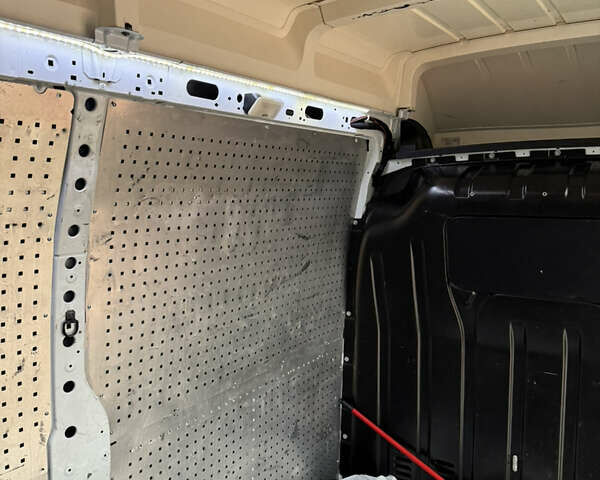 Белый Рено Мастер, объемом двигателя 2.3 л и пробегом 239 тыс. км за 17200 $, фото 23 на Automoto.ua