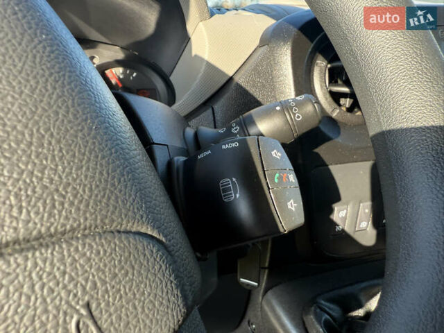 Білий Рено Мастєр, об'ємом двигуна 0 л та пробігом 217 тис. км за 19700 $, фото 41 на Automoto.ua