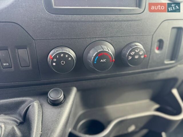 Белый Рено Мастер, объемом двигателя 2.3 л и пробегом 187 тыс. км за 16600 $, фото 34 на Automoto.ua