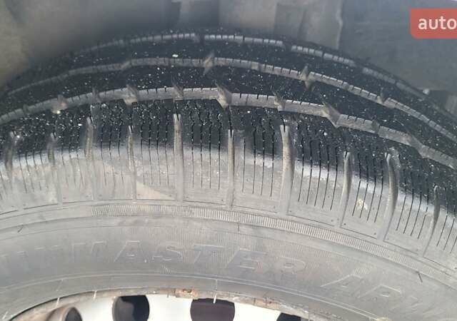 Белый Рено Мастер, объемом двигателя 2.3 л и пробегом 307 тыс. км за 15299 $, фото 8 на Automoto.ua