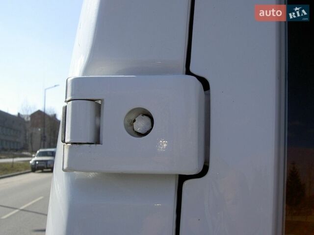 Белый Рено Мастер, объемом двигателя 2.3 л и пробегом 398 тыс. км за 13600 $, фото 35 на Automoto.ua