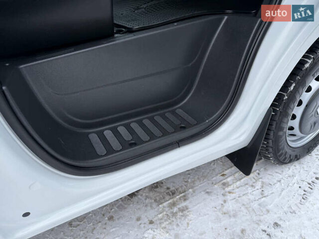 Белый Рено Мастер, объемом двигателя 2.3 л и пробегом 280 тыс. км за 17500 $, фото 51 на Automoto.ua