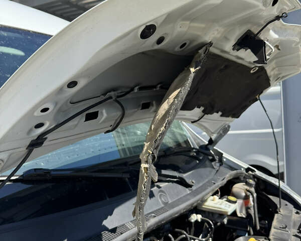 Белый Рено Мастер, объемом двигателя 2.3 л и пробегом 400 тыс. км за 15000 $, фото 14 на Automoto.ua