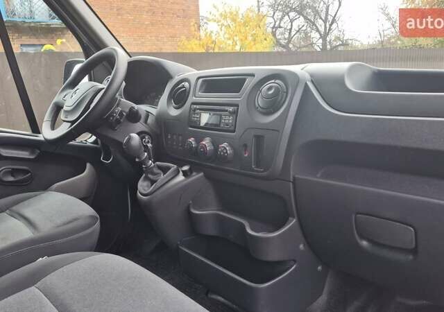 Белый Рено Мастер, объемом двигателя 0 л и пробегом 263 тыс. км за 15500 $, фото 12 на Automoto.ua