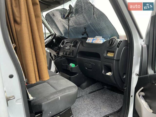 Белый Рено Мастер, объемом двигателя 2.3 л и пробегом 458 тыс. км за 15500 $, фото 11 на Automoto.ua