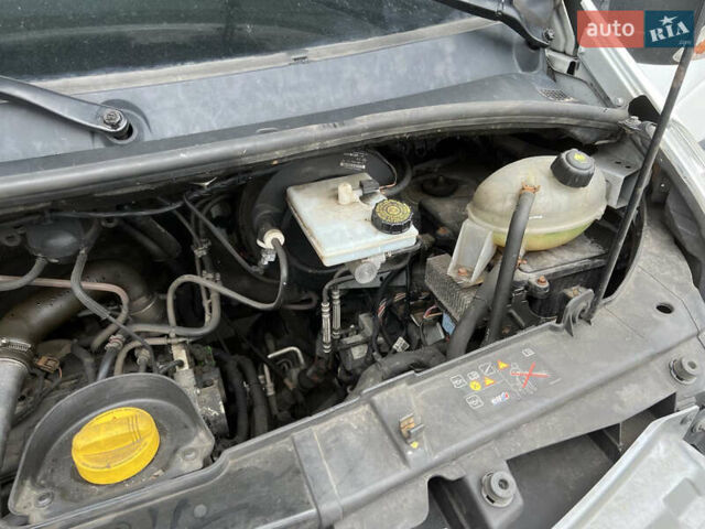 Белый Рено Мастер, объемом двигателя 2.3 л и пробегом 458 тыс. км за 15500 $, фото 19 на Automoto.ua